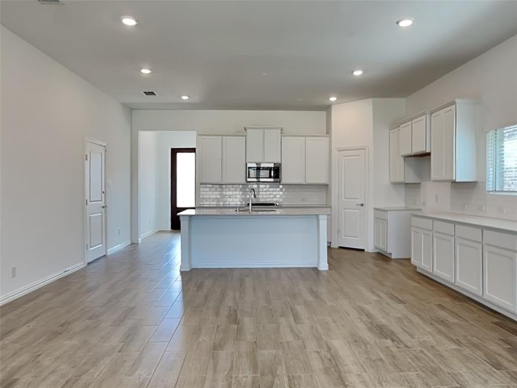 1812 Roadrunner Dr - Photo 3 of 15