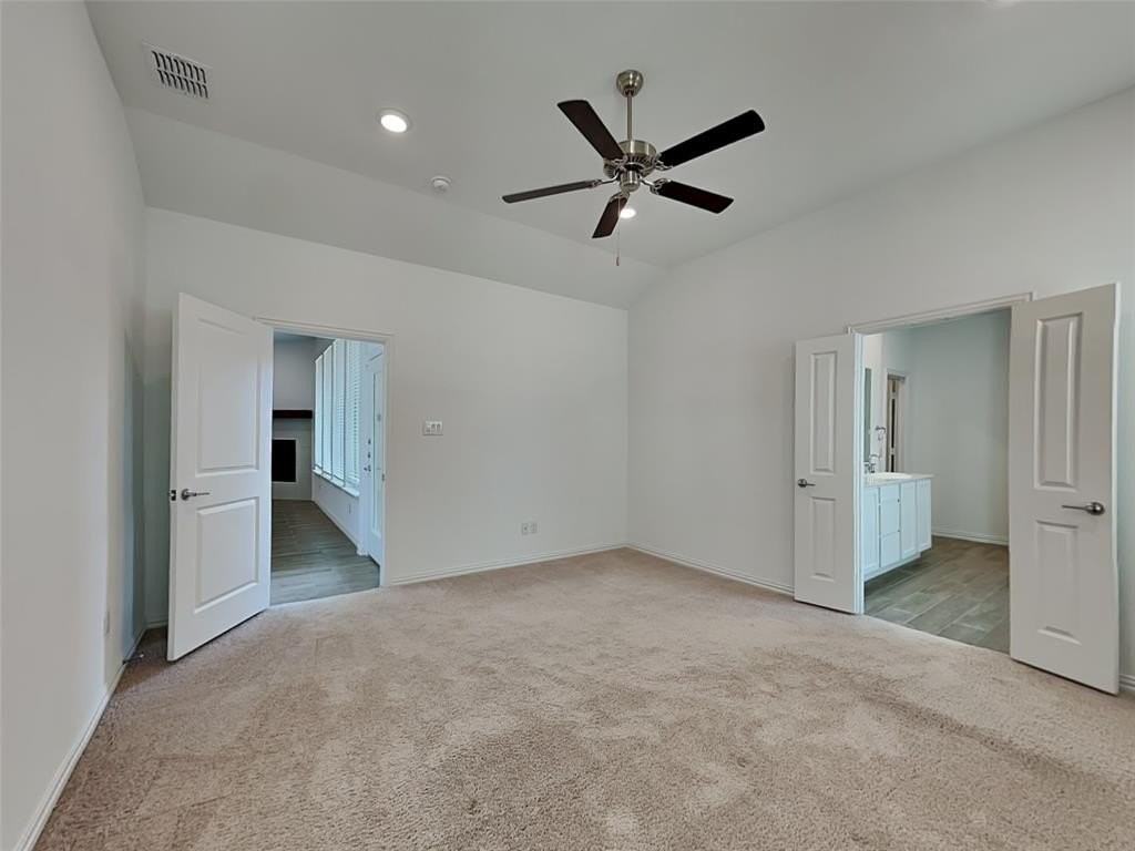 1812 Roadrunner Dr - Photo 5 of 15
