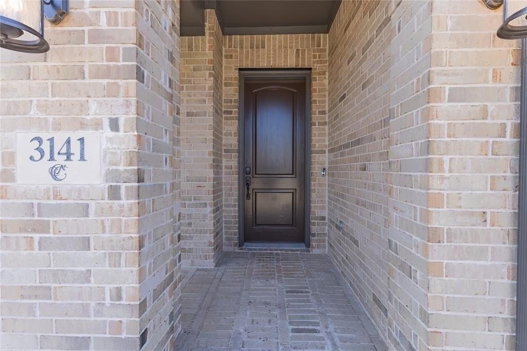 3141 Tiara Dr - Photo 4 of 40