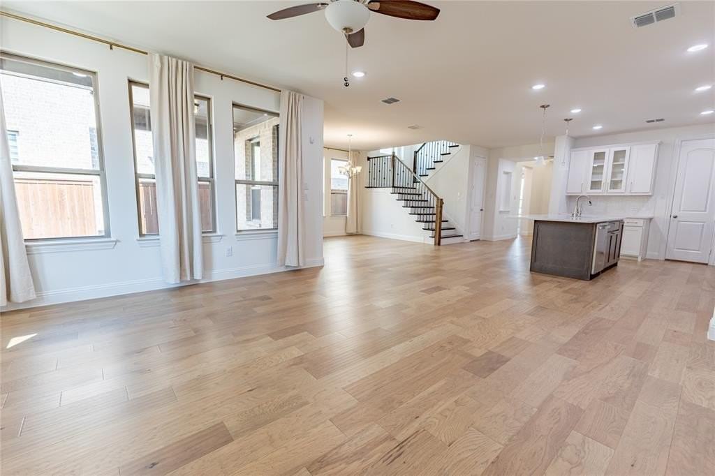 3141 Tiara Dr - Photo 7 of 40