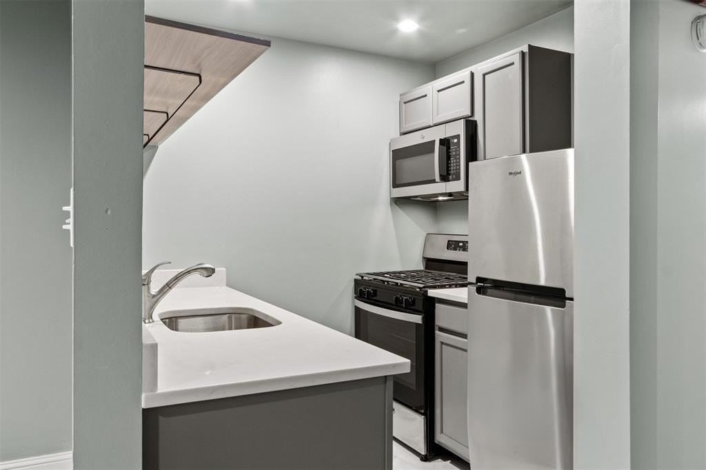 1804 Gould St #8 - Photo 6 of 13