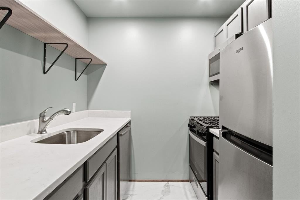 1804 Gould St #8 - Photo 7 of 13