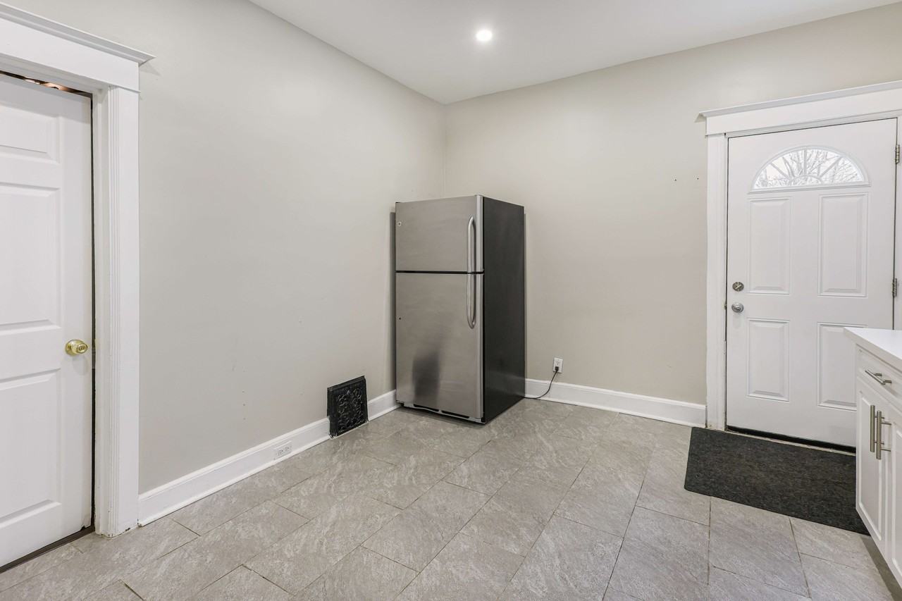 24 Holton Ave S - Photo 2 of 8