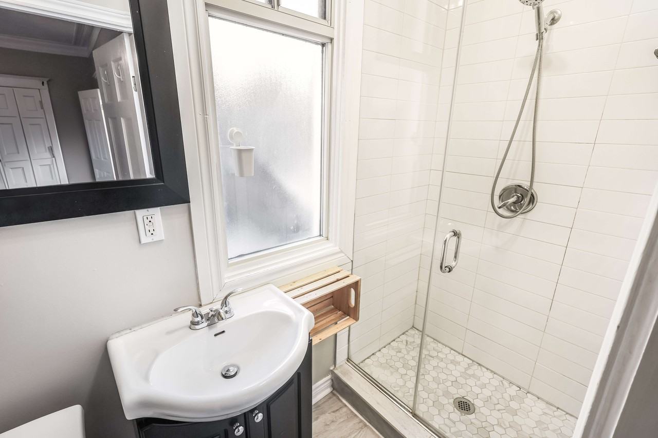 24 Holton Ave S - Photo 6 of 8