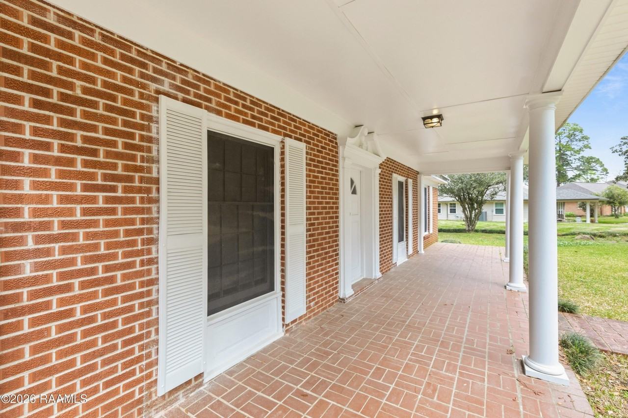 418 Marguerite Blvd - Photo 3 of 37