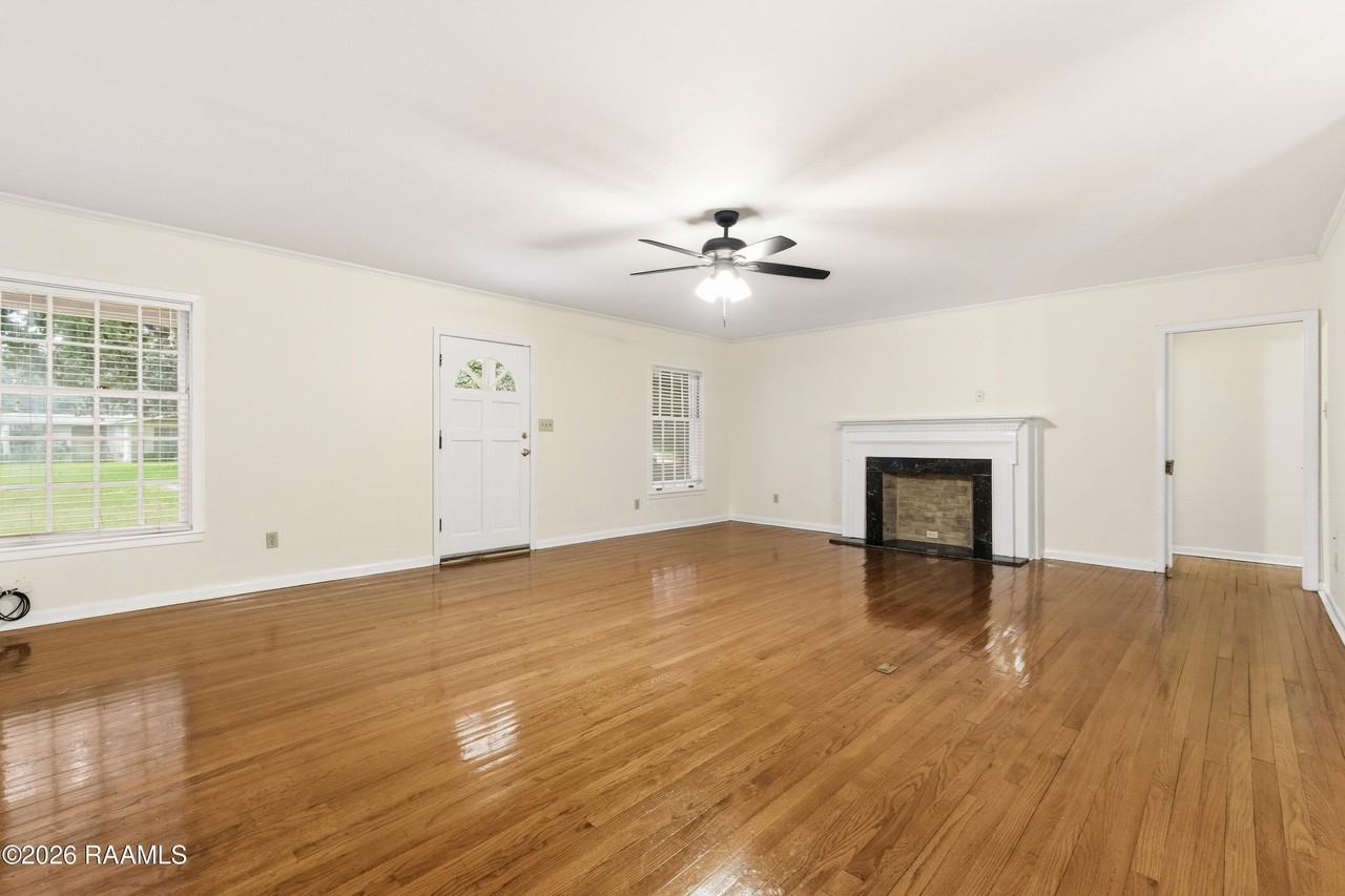 418 Marguerite Blvd - Photo 4 of 37