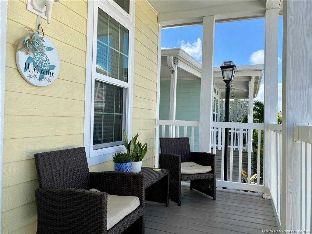 163 Ne Buoy Dr - Photo 3 of 23