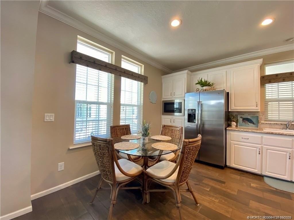 163 Ne Buoy Dr - Photo 5 of 23