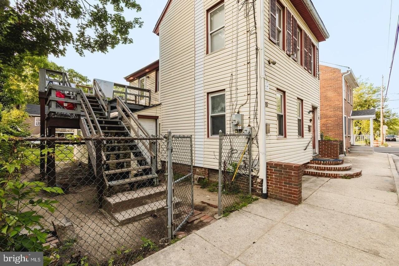 85 Union St - Photo 2 of 14