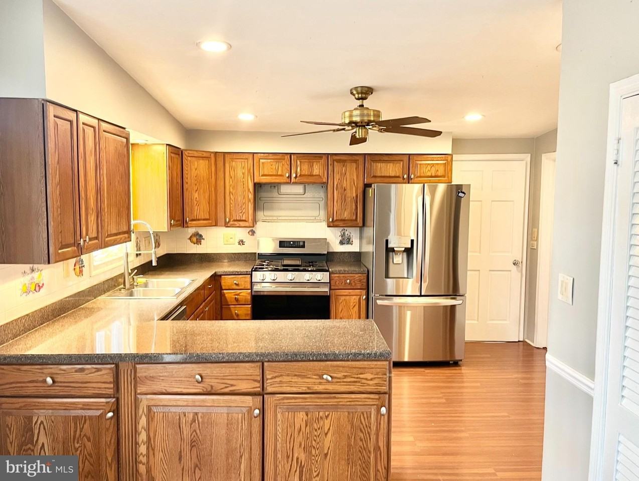 5650 Gary Ave - Photo 2 of 15