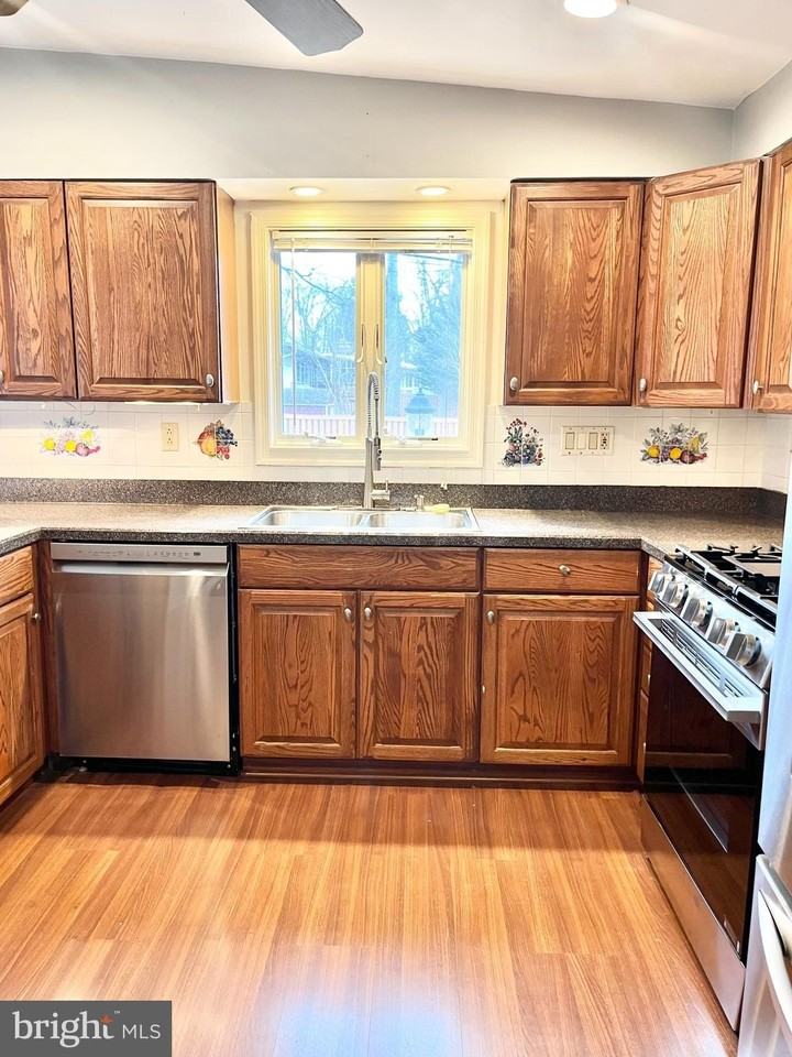 5650 Gary Ave - Photo 3 of 15