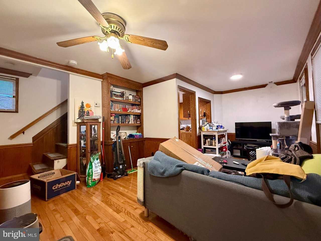 1409 Charles St Apt 5 - Photo 3 of 9