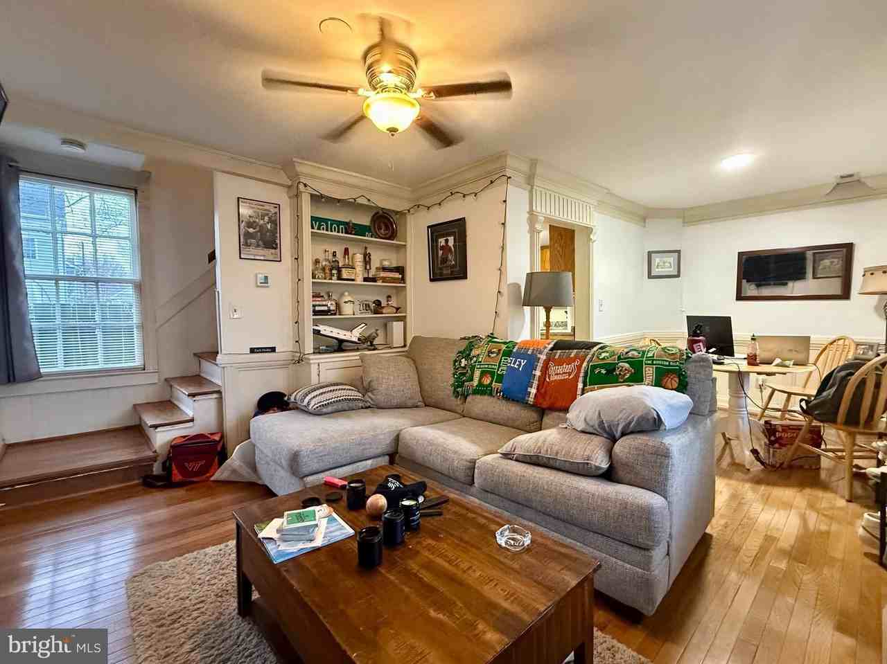 1409 Charles St Apt 4 - Photo 3 of 8