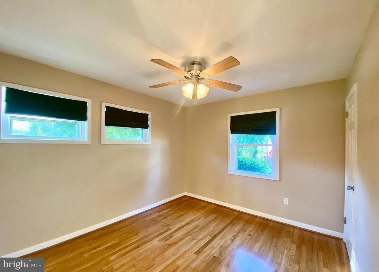 6201 Hillview Ave - Photo 6 of 20