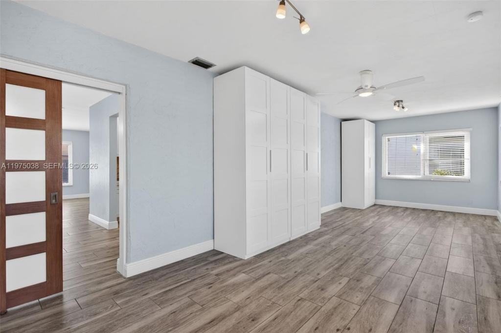 7613 Nw 67th Ave - Photo 6 of 10