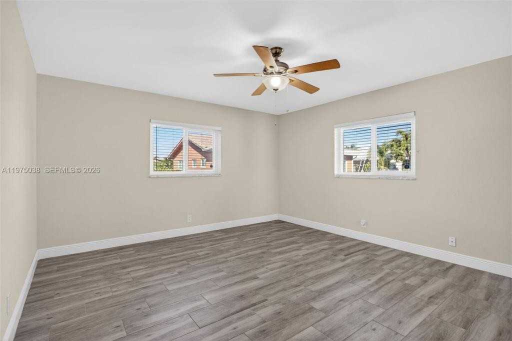 7613 Nw 67th Ave - Photo 7 of 10