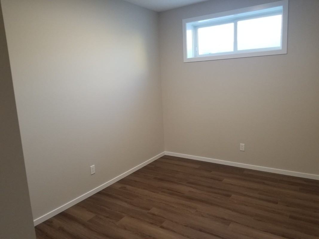 17816 73 Street - Photo 5 of 6