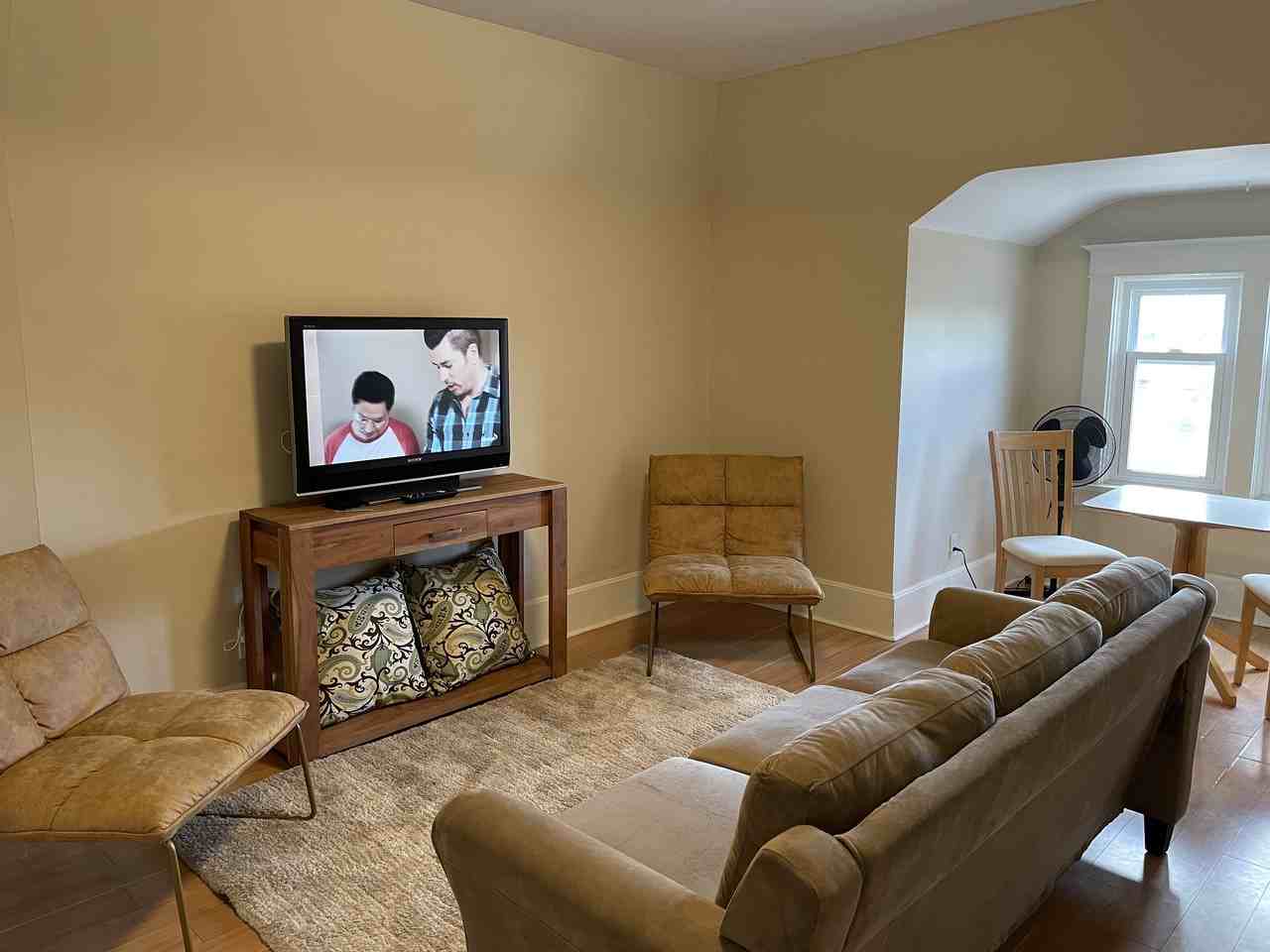 172 Fourth Avenue #Room - Photo 2 of 4