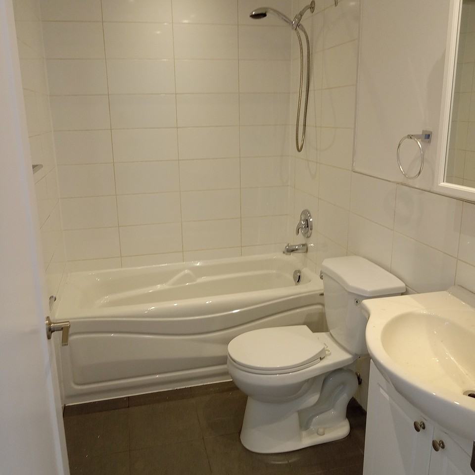 5870 Rue Sherbrooke Ouest #5 - Photo 6 of 9