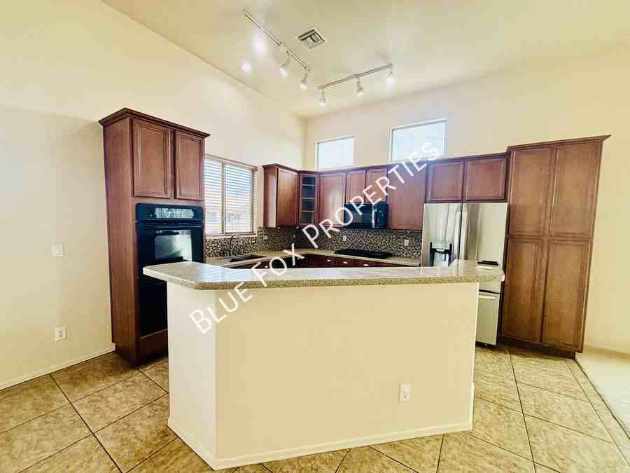 7910 W Little Eagle Ct - Photo 5 of 29