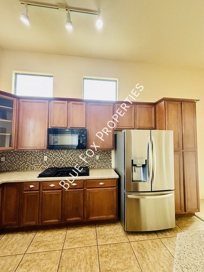 7910 W Little Eagle Ct - Photo 6 of 29