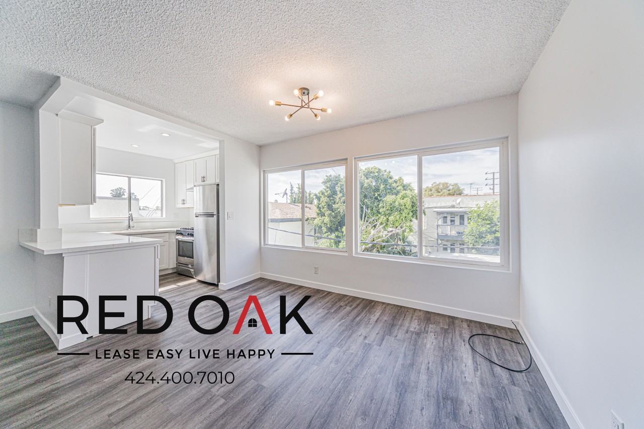 1051 N Gardner St #10 - Photo 2 of 19