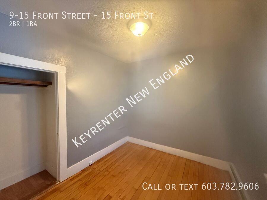 915 Front St #15FRONTST - Photo 4 of 6