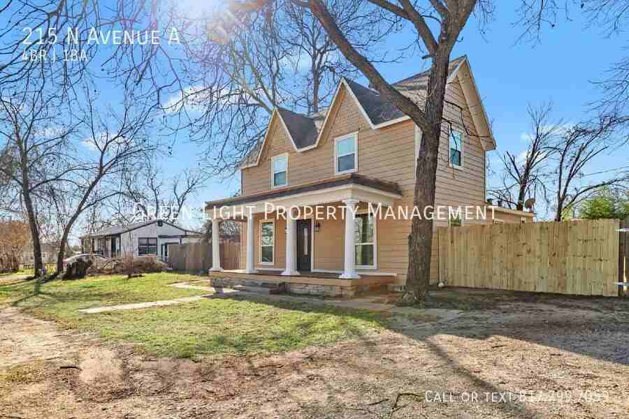 215 N Avenue A - Photo 2 of 24