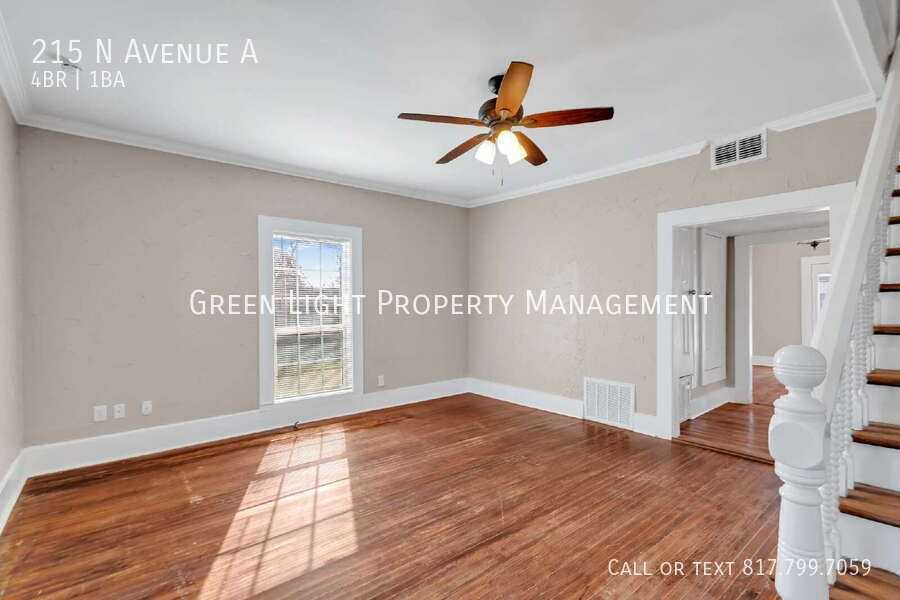 215 N Avenue A - Photo 3 of 24