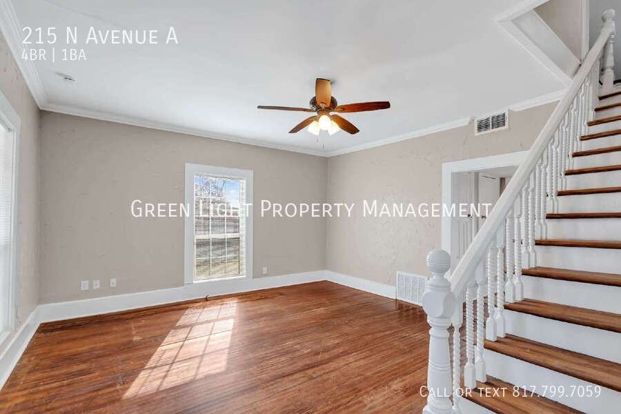 215 N Avenue A - Photo 4 of 24