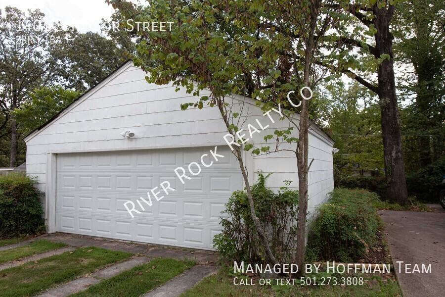 1401 S Taylor St - Photo 2 of 3
