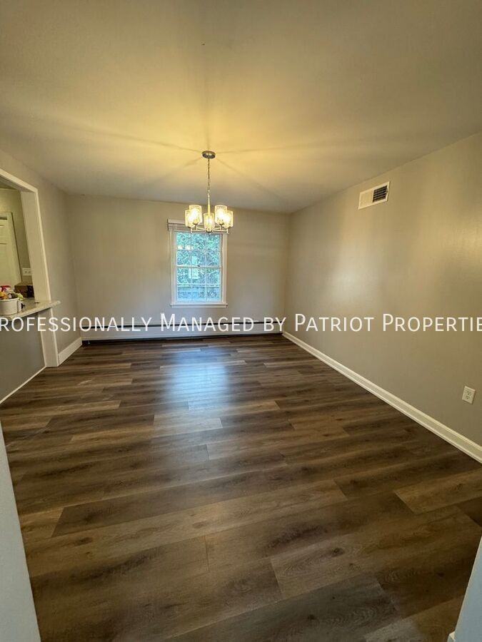 400 N Webb Ave #2 - Photo 3 of 10