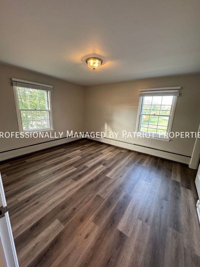 400 N Webb Ave #2 - Photo 5 of 10