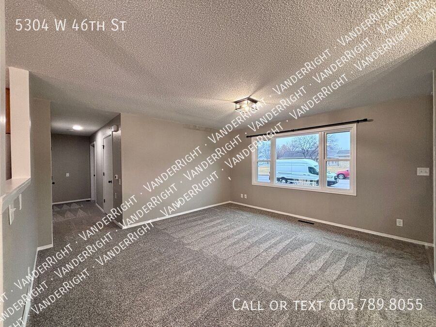 5304 W 46th St - Photo 3 of 26