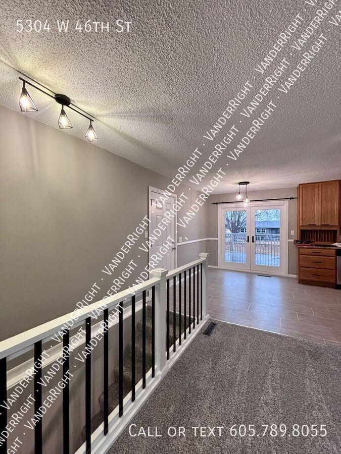 5304 W 46th St - Photo 4 of 26