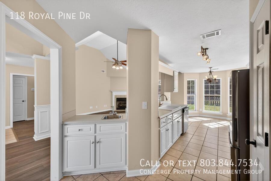 118 Royal Pine Dr - Photo 6 of 21