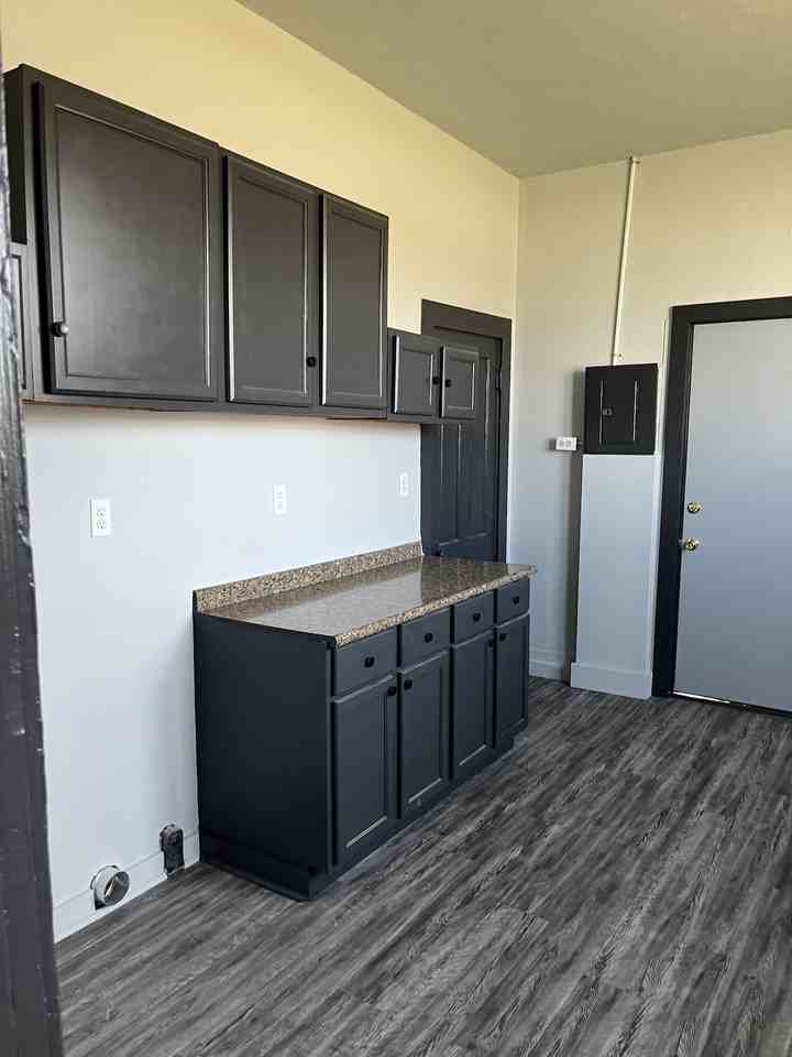 218 W Madison St #W - Photo 3 of 18