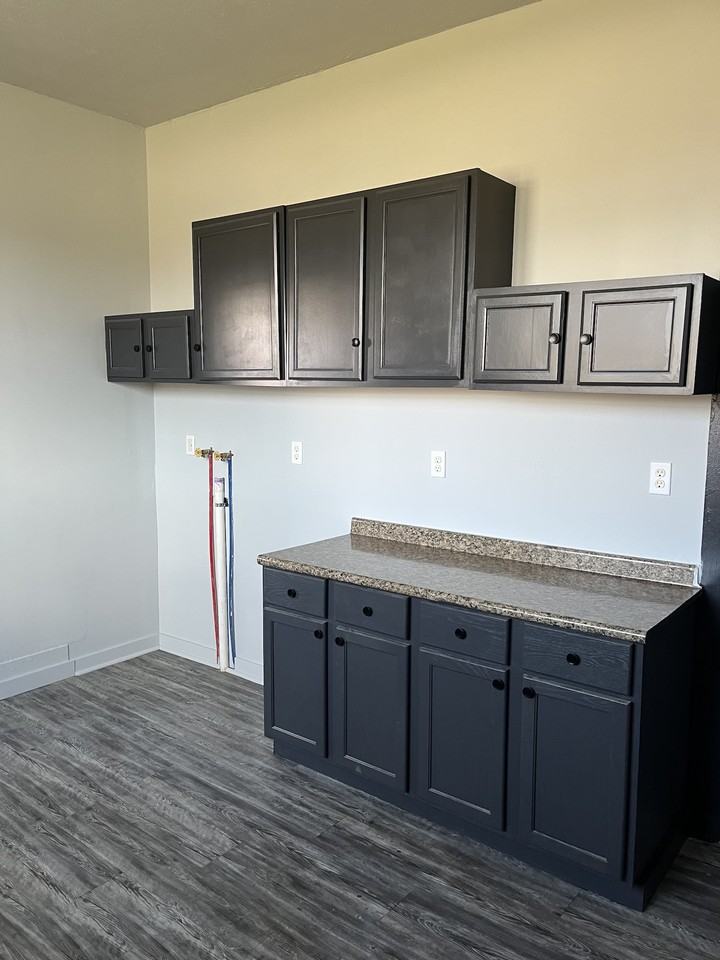 218 W Madison St #W - Photo 4 of 18