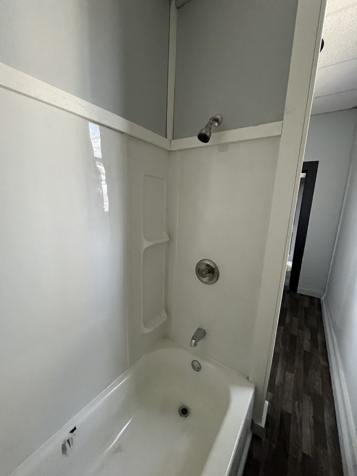 218 W Madison St #W - Photo 6 of 18