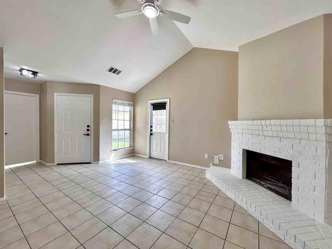 510 Greenlawn Blvd - Photo 5 of 23