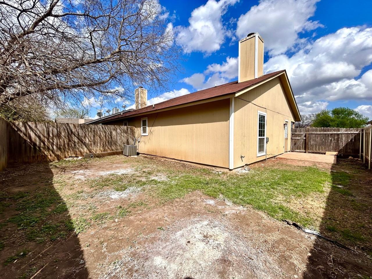 510 Greenlawn Blvd - Photo 6 of 23