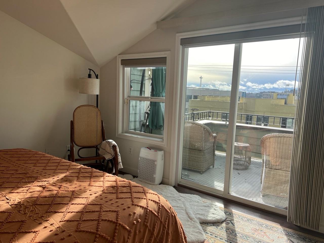 1802 Franklin Ave E - Photo 2 of 19