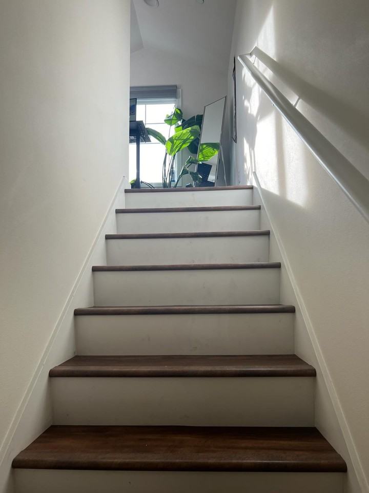 1802 Franklin Ave E - Photo 5 of 19