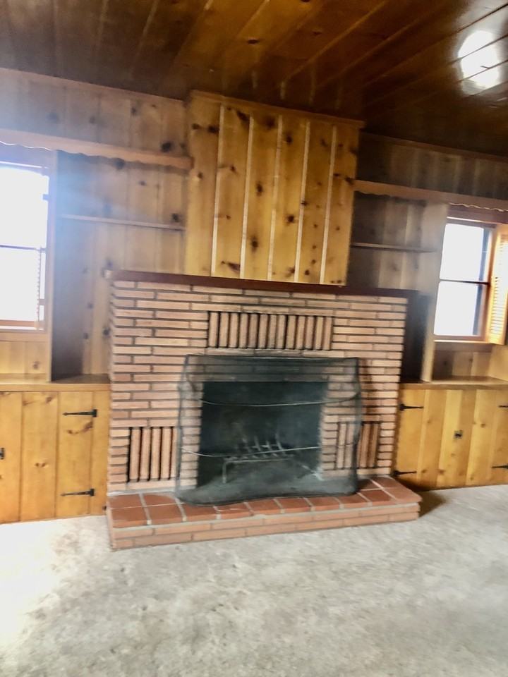 520 South Ave E - Photo 5 of 15