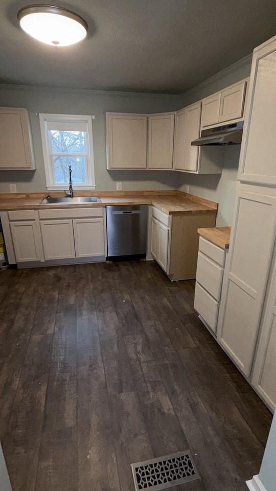 106 Hillcrest Dr - Photo 2 of 11