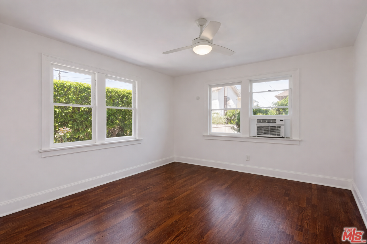 2345 W 21st St - Photo 7 of 10