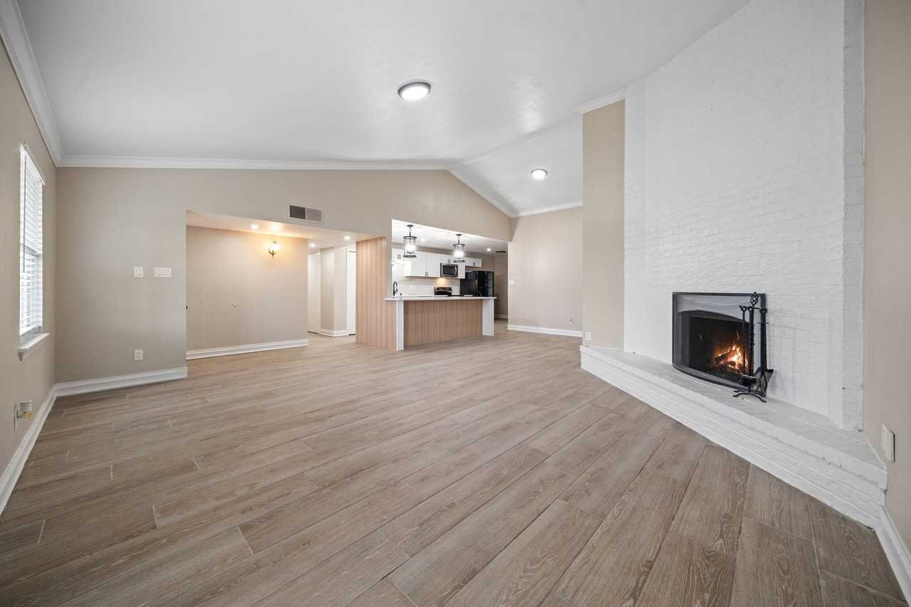 5649 N Colony Blvd - Photo 4 of 27