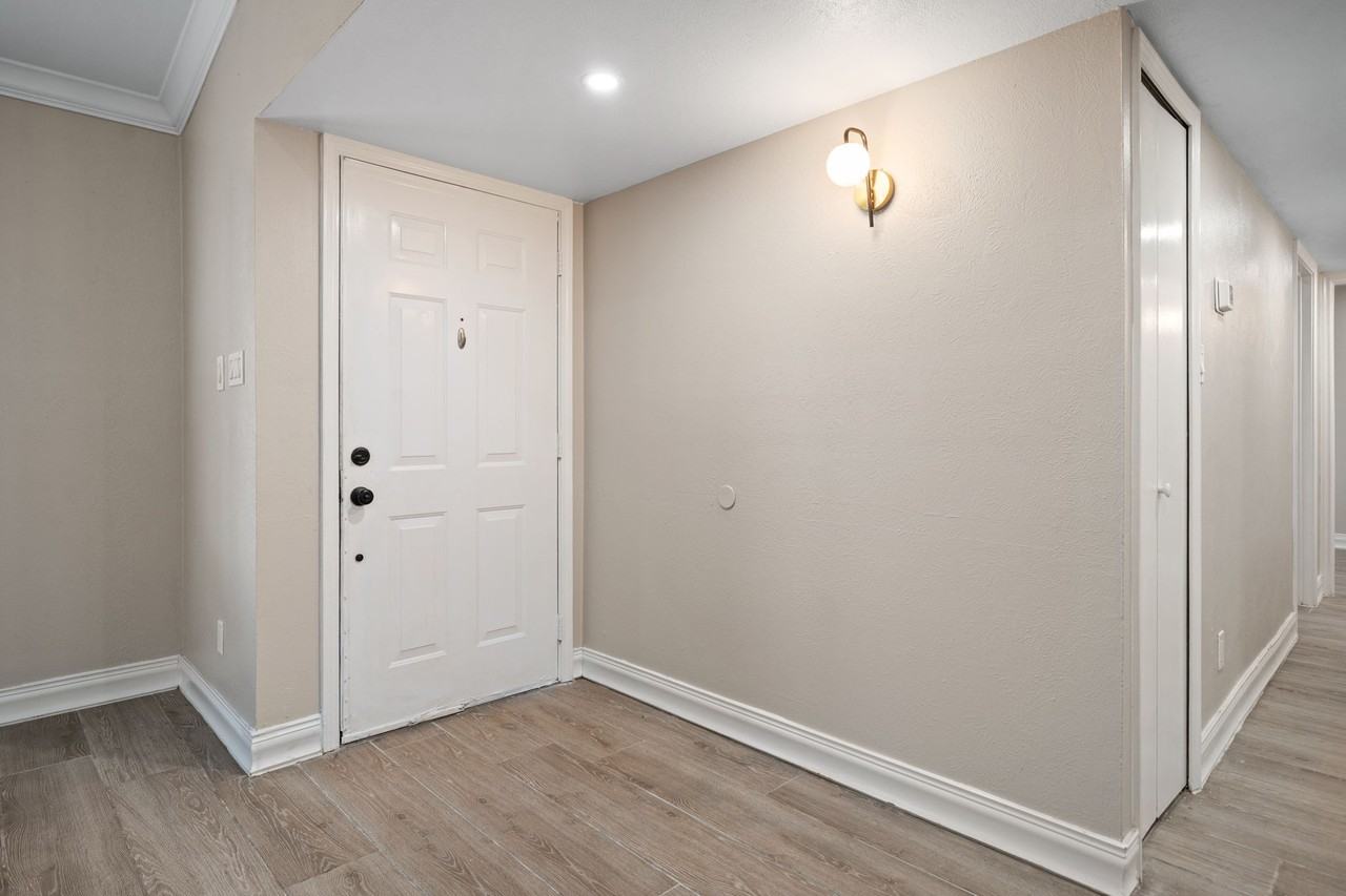 5649 N Colony Blvd - Photo 6 of 27