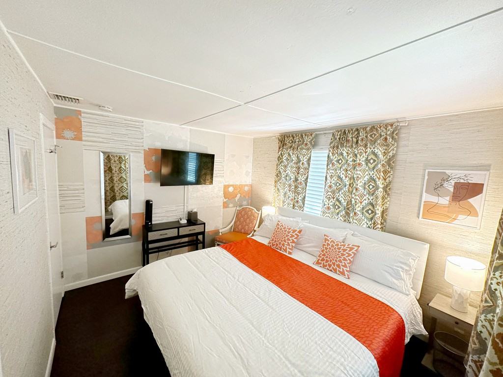 835 Ne 21st Dr #A - Photo 2 of 15