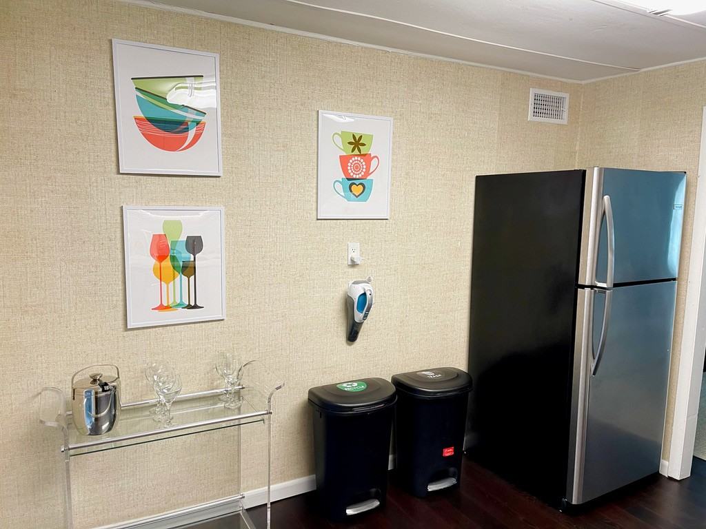 835 Ne 21st Dr #A - Photo 4 of 15